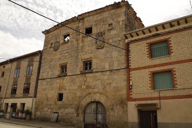 CASTIL DE PEONES