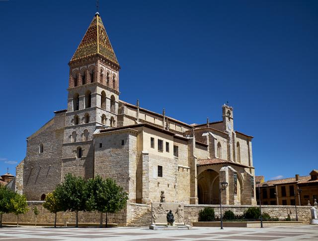 PAREDES DE NAVA